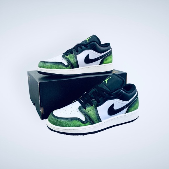 Nike Air Jordan 1 Low SE ‘Electric Green’ GS | Green/ White/Black | UK 5.5 - Picture 3 of 9